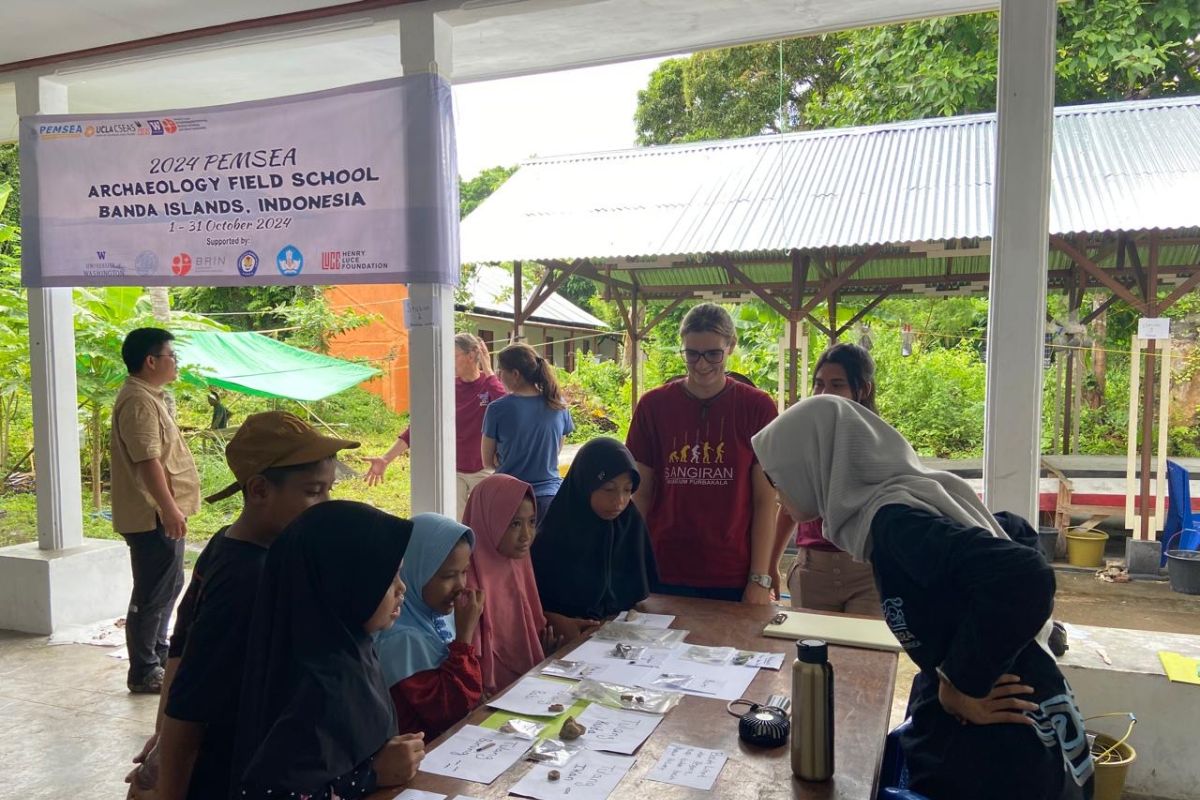 Pemsea-BRIN kolaborasi sekolah lapangan arkeologi di Pulau Banda